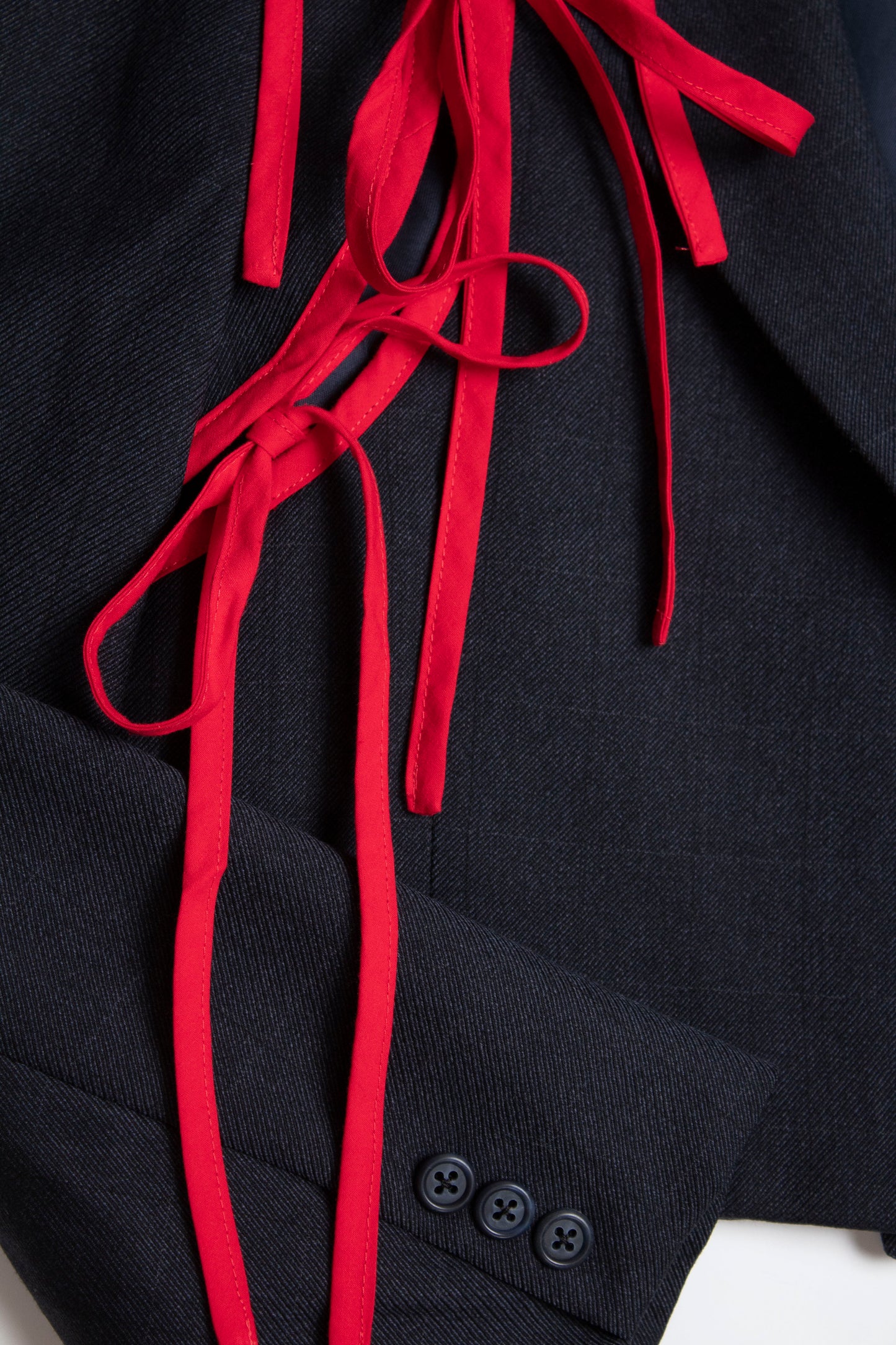 APRON IN CRIMSON