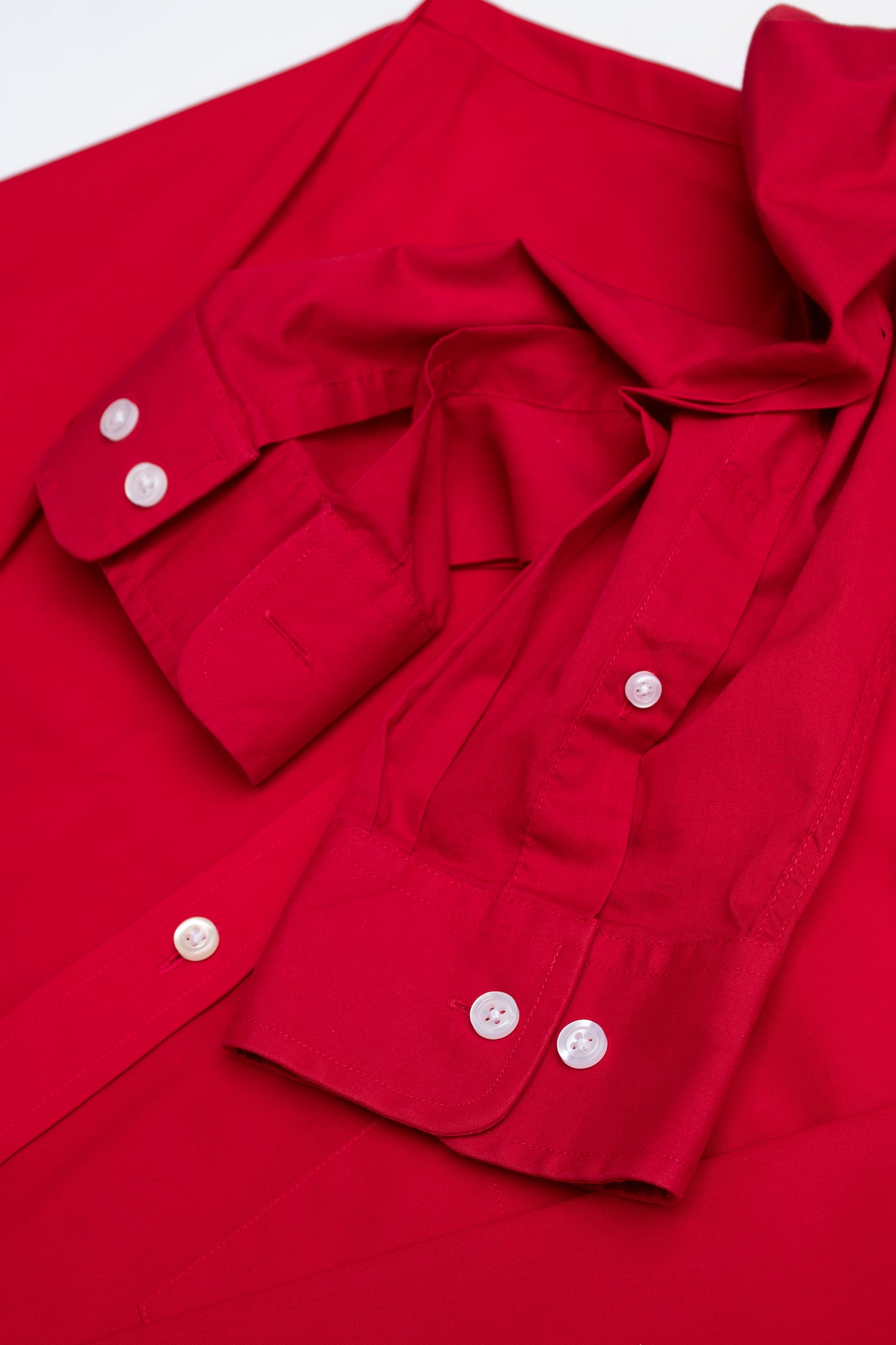 MAURICIO IN CRIMSON