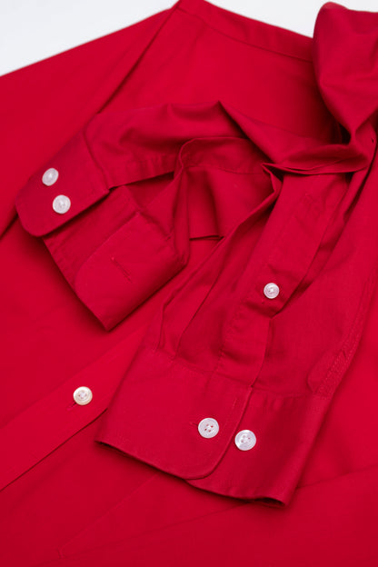 MAURICIO IN CRIMSON