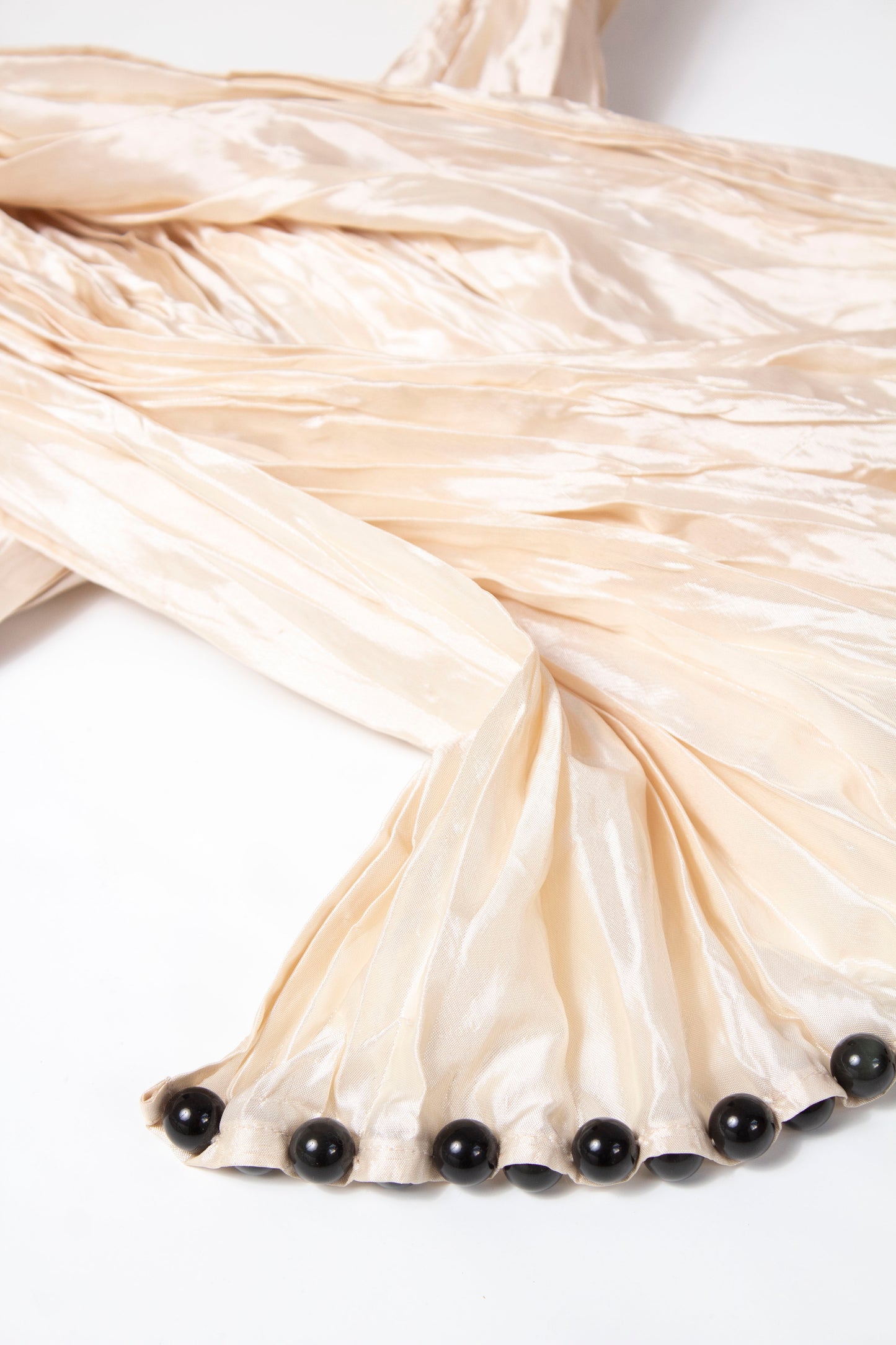 THE PROTECTION SHAWL