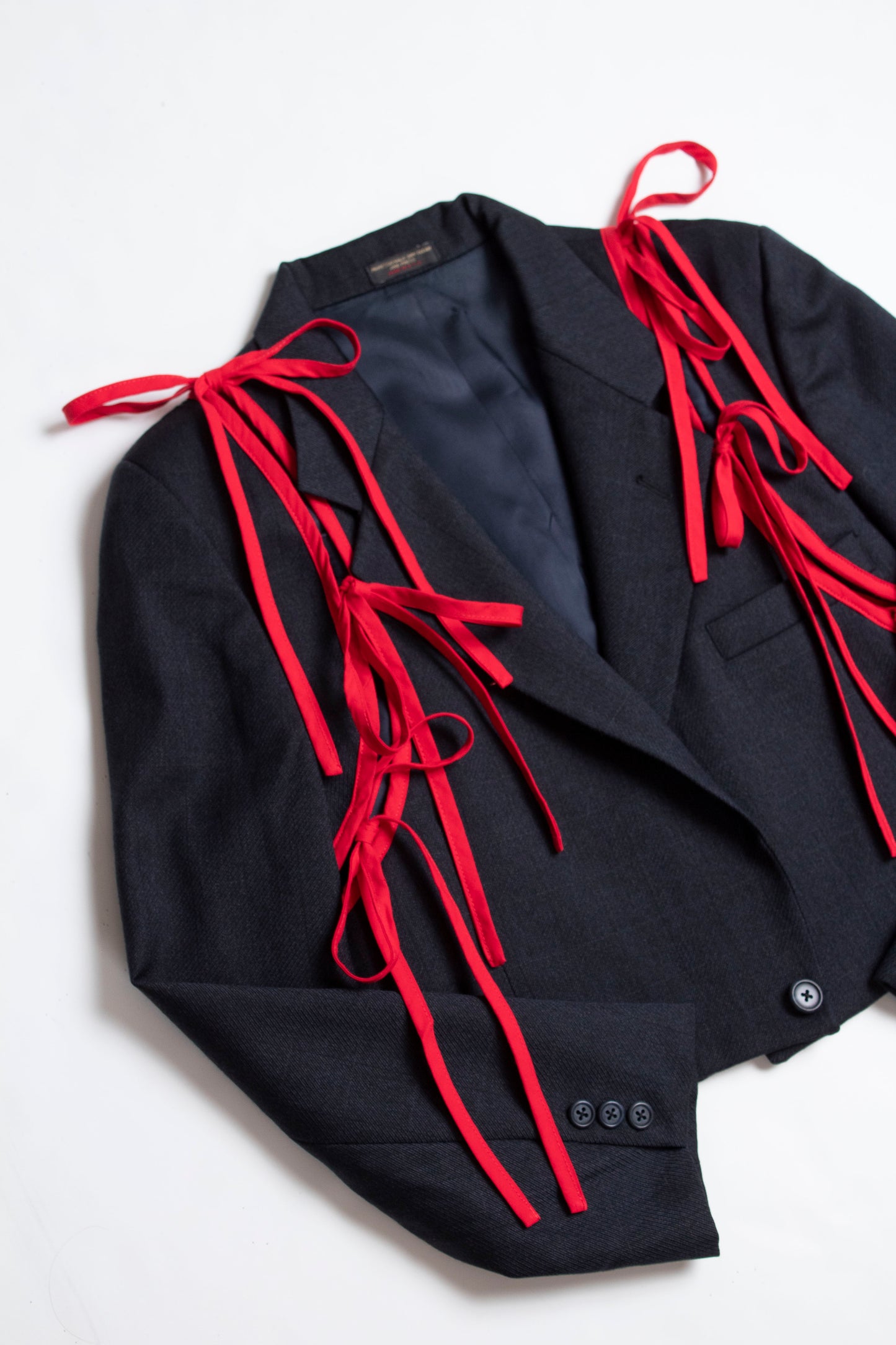 APRON IN CRIMSON